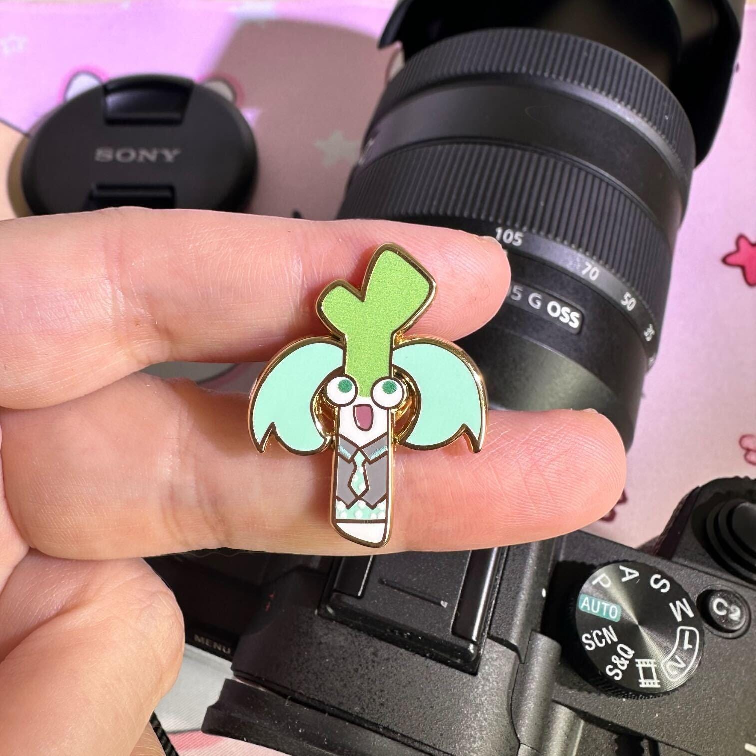 Hatsune Miku Onion Enamel Pin: Virtual Vocalist Funny Pin